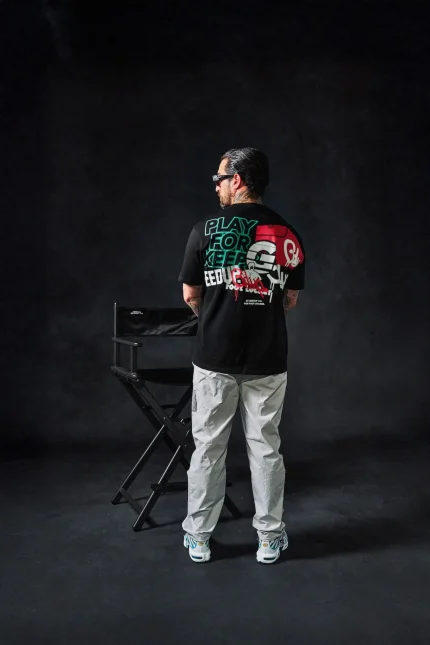 CCGEEDUPXNIKEXFOOTLOCKER0031_0009_removecreaseinjumper_1500x_crop_center